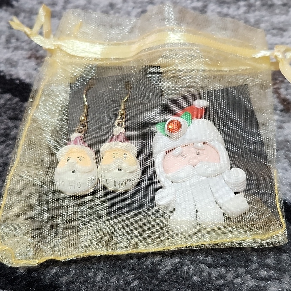 VINTAGE SANTA CLAUS DROP/DANGLE EARRINGS & BROOCH PIN BUNDLE